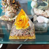 Pirámide de cristal de cuarzo rosa